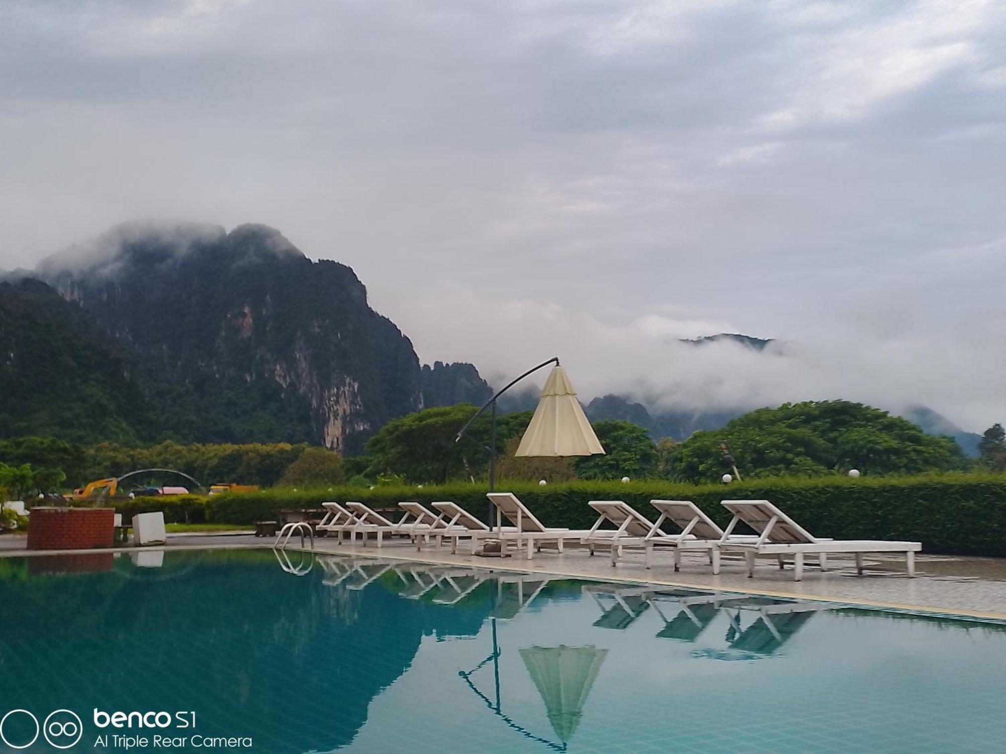 Lisha The Grand Riverside Hotel Vang Vieng Exterior photo