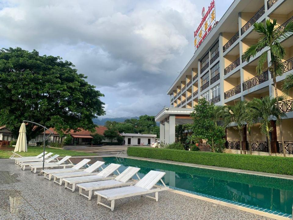 Lisha The Grand Riverside Hotel Vang Vieng Exterior photo